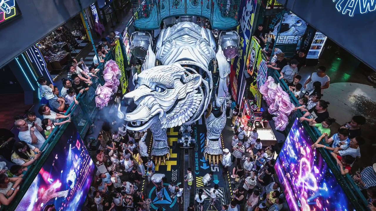 Giant mechanical mythical beast